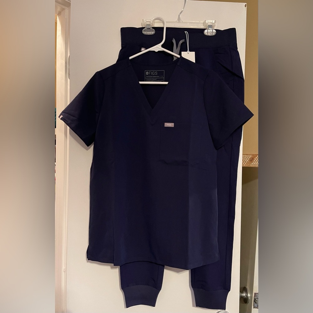 Figs Scrub Set